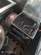 因本人生意不做了，现出售一台和面机，价格可议